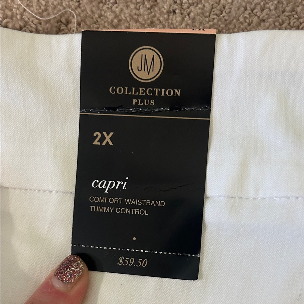 JM Collection Bright White Rivet Capri - Picture 3 of 9